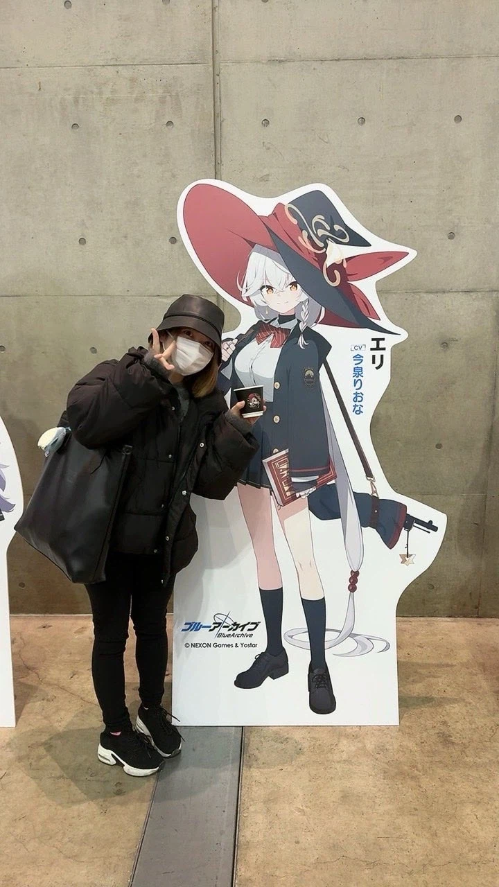 블루아카 5주년 행사장 인증샷 찍은 성우들_12.webp