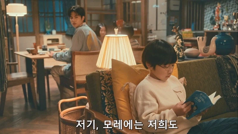 보조금 부정 수급으로 방과후 시설이 개박살이 나서 갈 곳이 사라진 어린아이들_61.webp