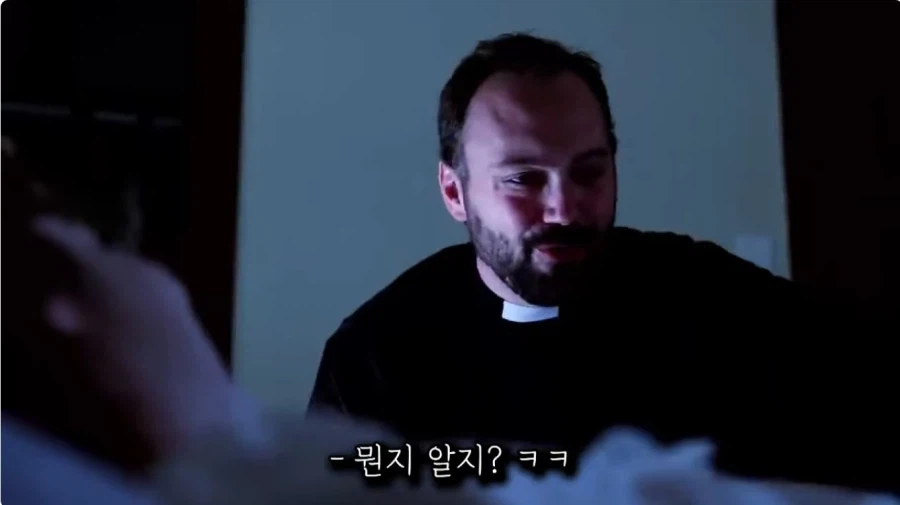 수 많은 악마를 퇴치한 베테랑 신부.JPG_13.webp