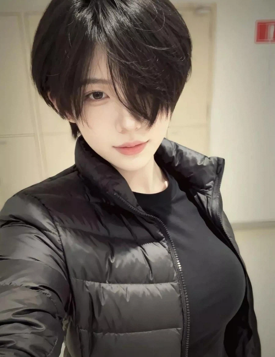 남자 아이돌같은 외모.jpg_3.webp