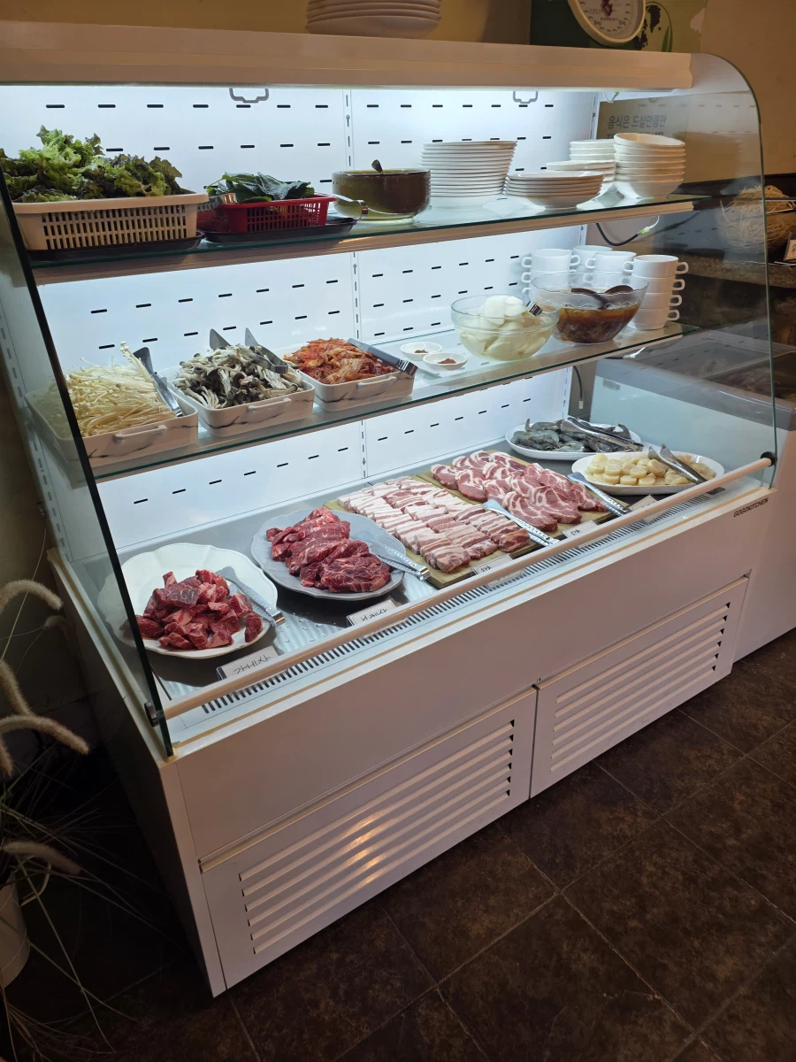 가족들과 산속에서 즐기는 고기뷔페_3.webp