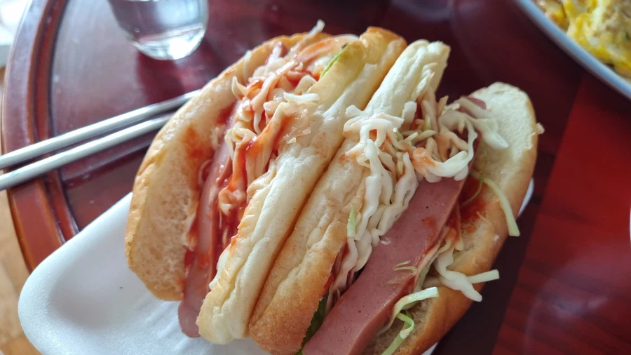 시장 사라다빵_3.webp