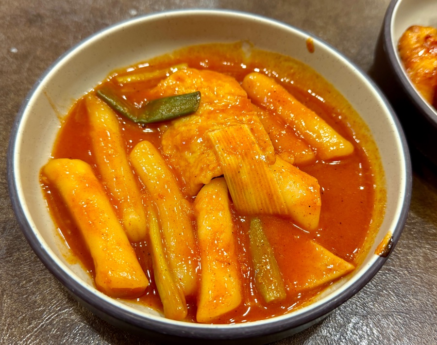닭칼국수,항정수육(닭강정,떡볶이 무한)_3.jpeg