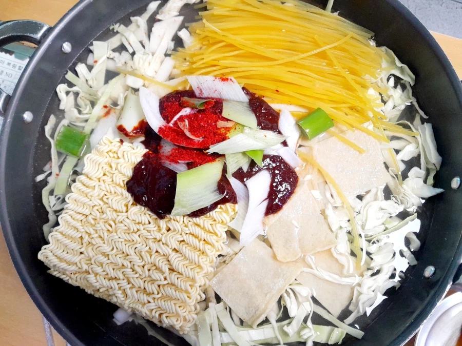 며느리도 몰라 아무도 몰라_4.webp