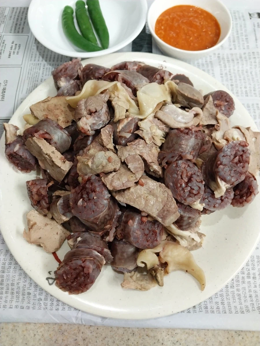 부산 시장순대 만원치_3.webp