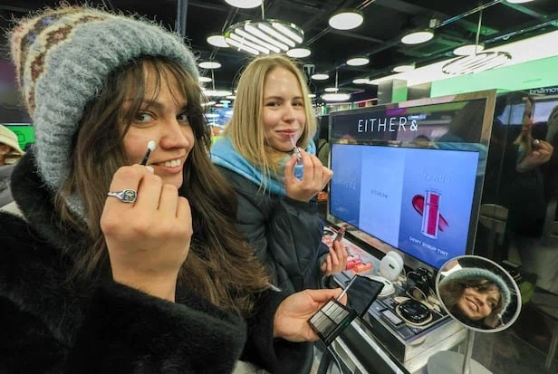 최근 외국인 특수 터졌다는 pc방 근황_2.webp