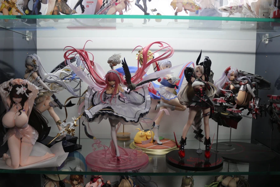 장식장 하나 바꿨습니다_2.webp