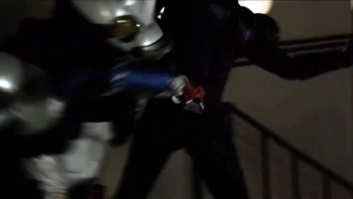 [극장판 가면라이더 더블] 파트너를 잃은 자의 싸움_100.jpg