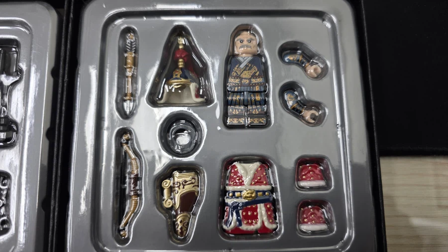 전 자꾸 뭔가 이상한거 잘 사는듯.. 이순신 커스텀 레고?블럭?_5.webp