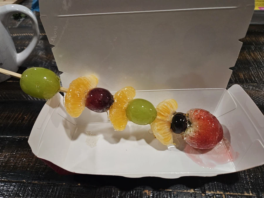 본인 드디어 탕후루 먹어봄_1.webp