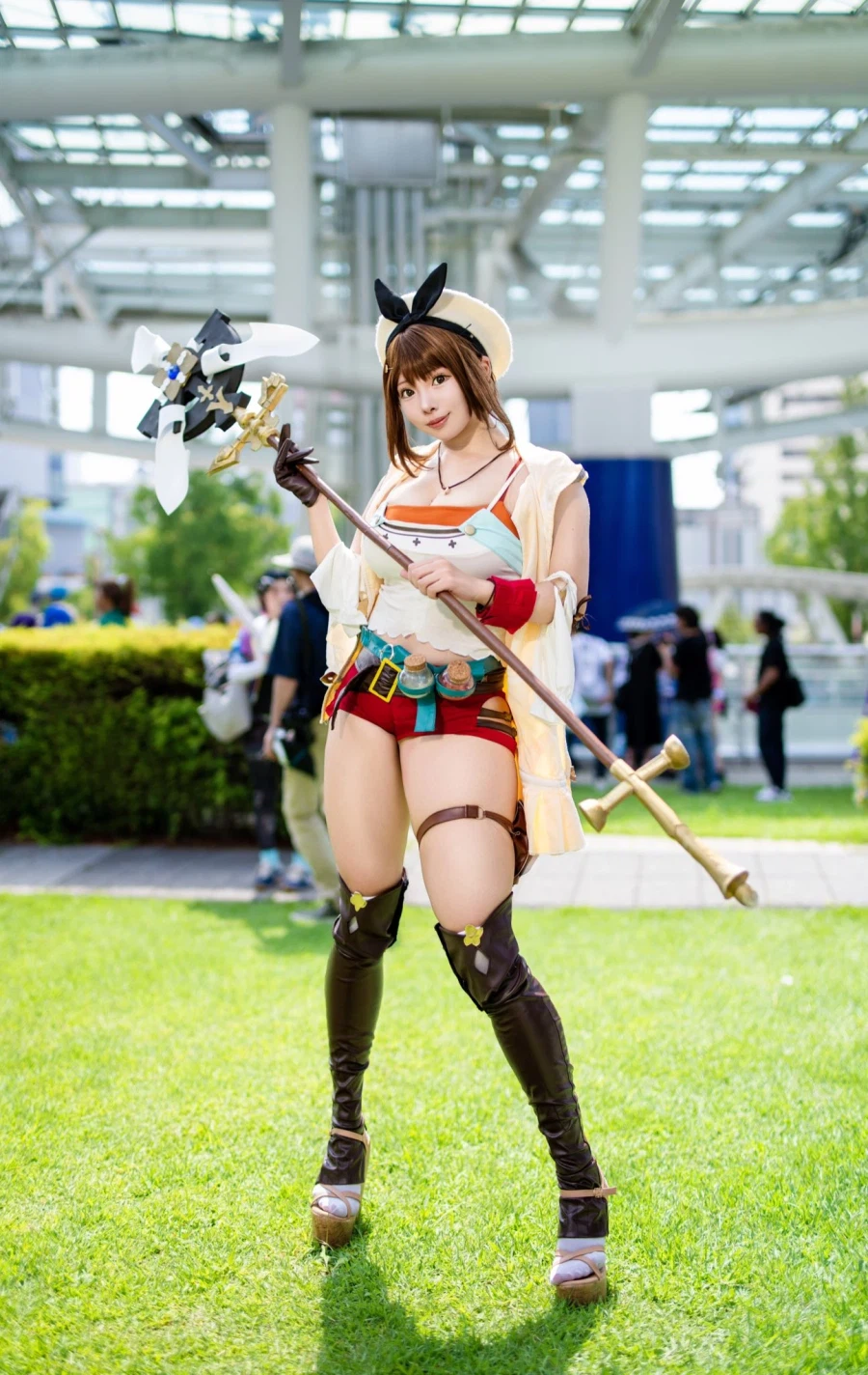 허벅지가 굉장한 코스어_17.webp