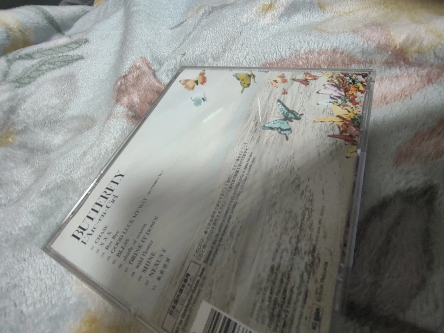 L'Arc~en~Ciel BUTTERFLY_2.webp