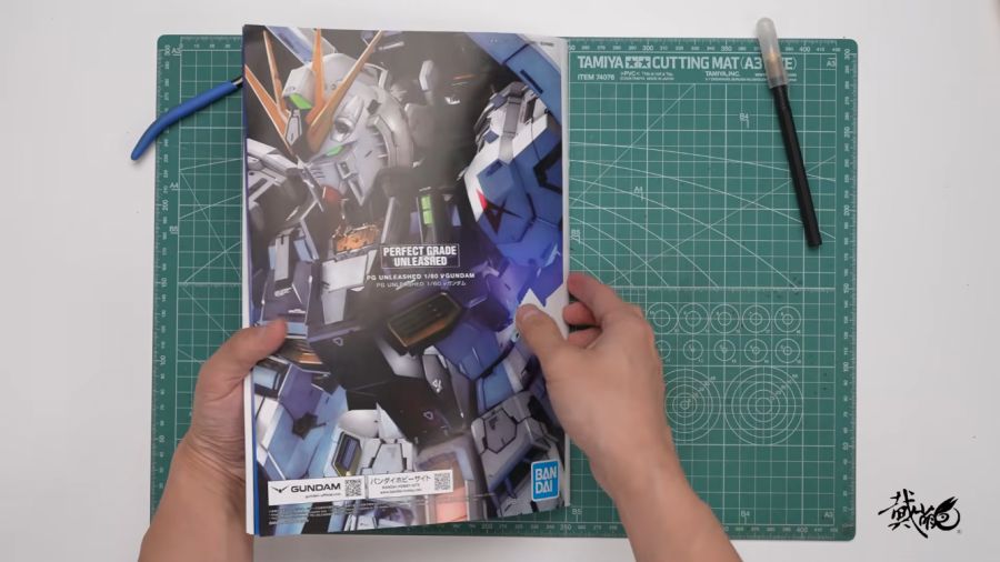 PG 언리쉬드 뉴 건담 샘플 소개 + 조립 영상_13.png