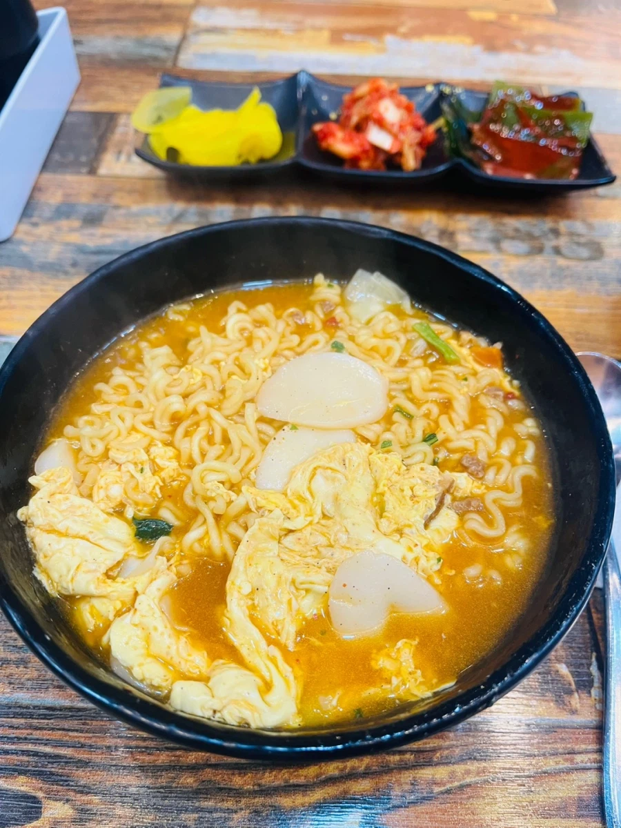 분식집 떡만두 라면_1.webp
