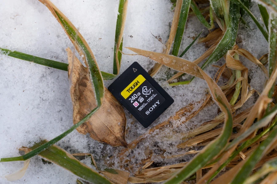 하루를 믿고 맡길 수 있는 메모리 카드, 소니 터프 CEA-G240T_13.webp