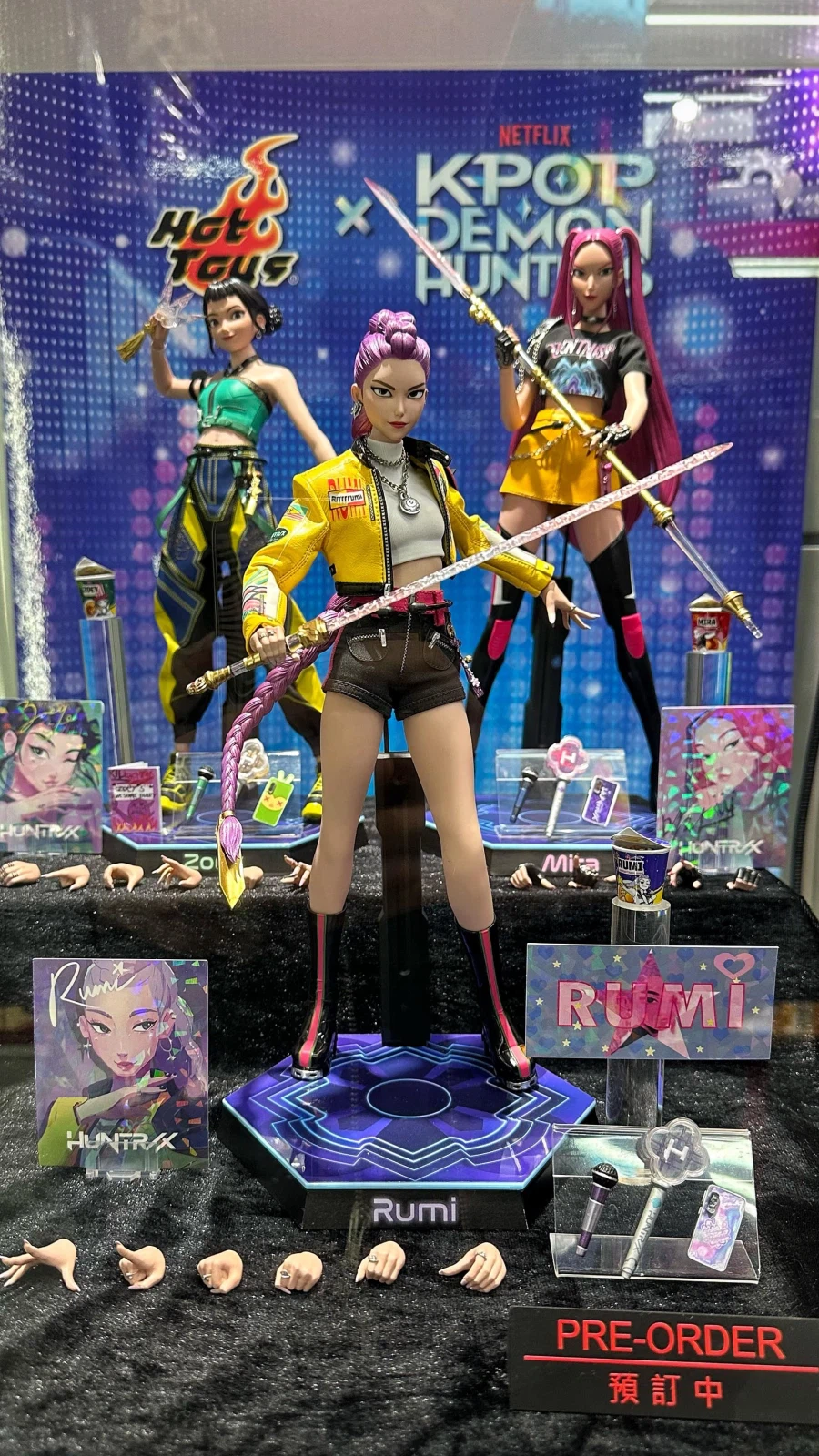 [핫토이] 1/6 케이팝 데몬 헌터스 - 헌트릭스 프로토타입 전시_1.webp