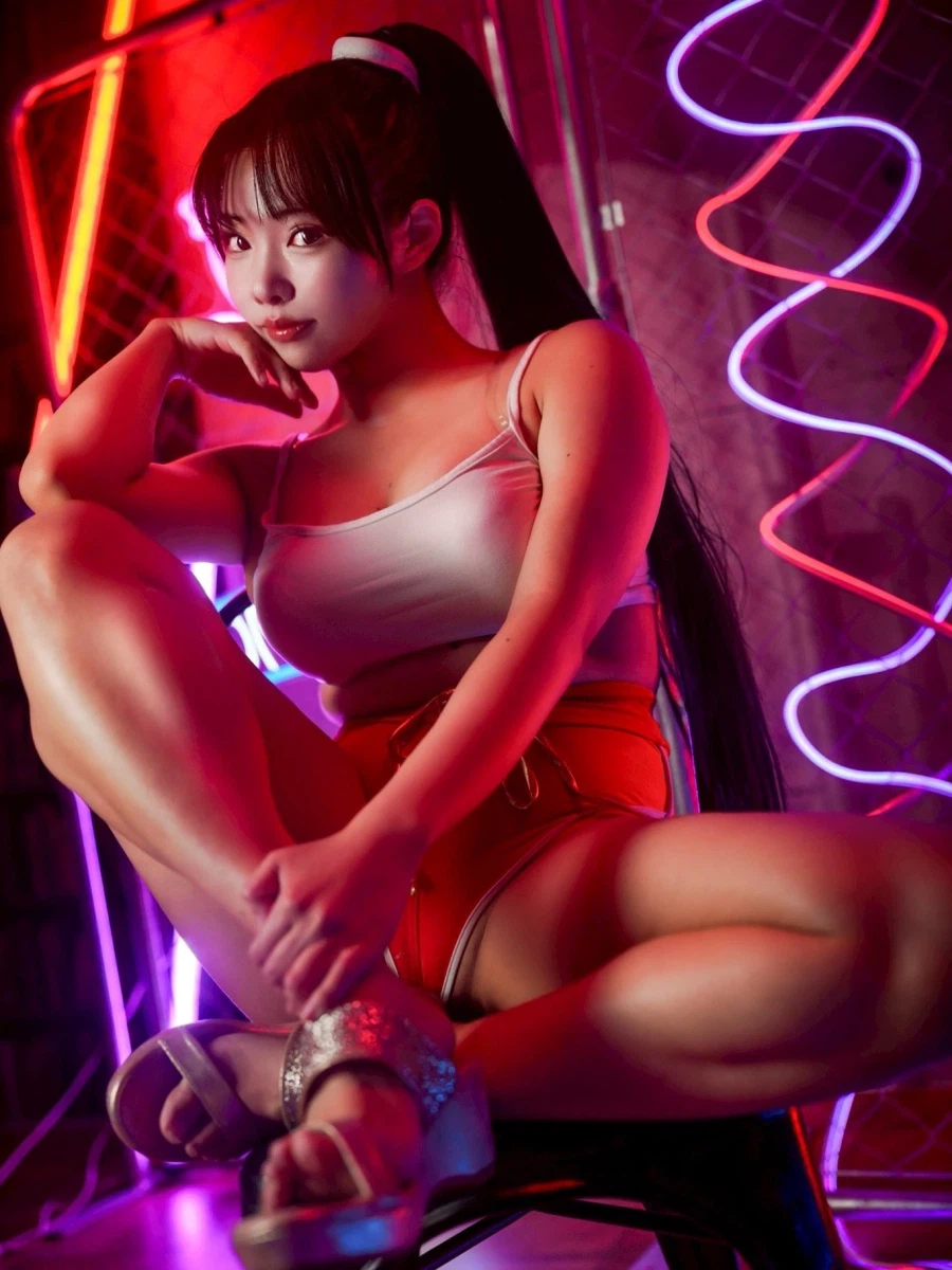 허벅지가 굉장한 코스어_1.webp