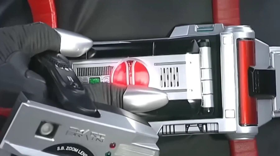 [가면라이더 디케이드]디케이드가 파이즈 엑셀 폼으로 변신했을 때 신경쓰였던 것_4.webp