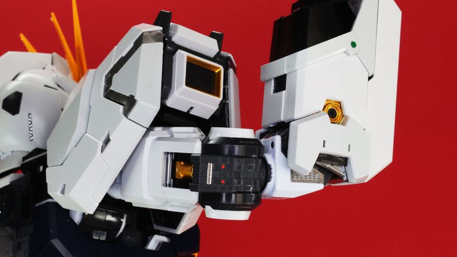 PG 언리쉬드 뉴 건담 롤아웃 포징 사진_28.jpg