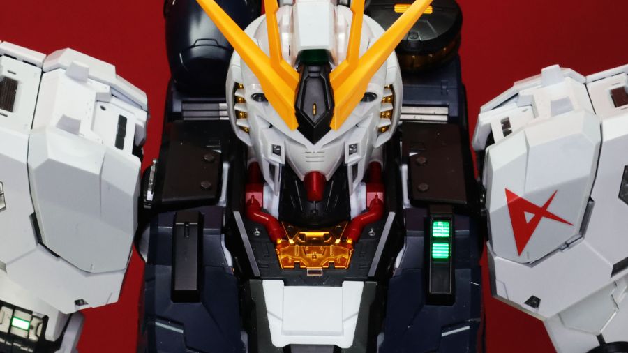 PG 언리쉬드 뉴 건담 롤아웃 포징 사진_34.jpg