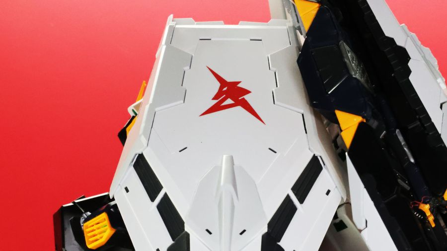 PG 언리쉬드 뉴 건담 롤아웃 포징 사진_69.jpg