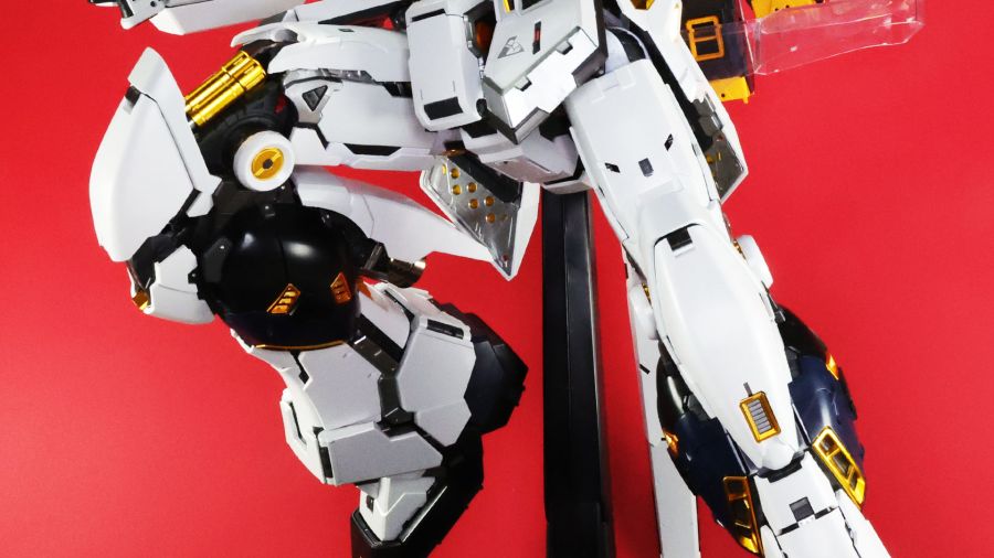 PG 언리쉬드 뉴 건담 롤아웃 포징 사진_99.jpg