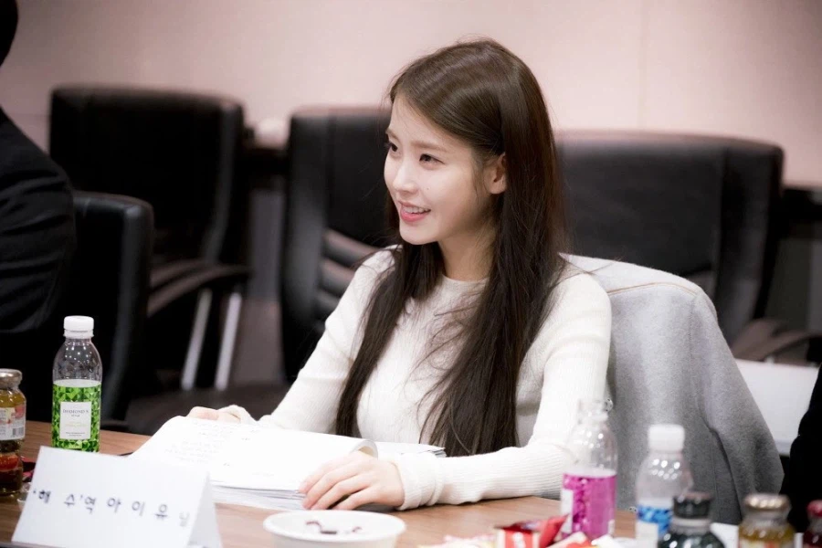 드라마 대본 리딩 사진 모음_1.webp