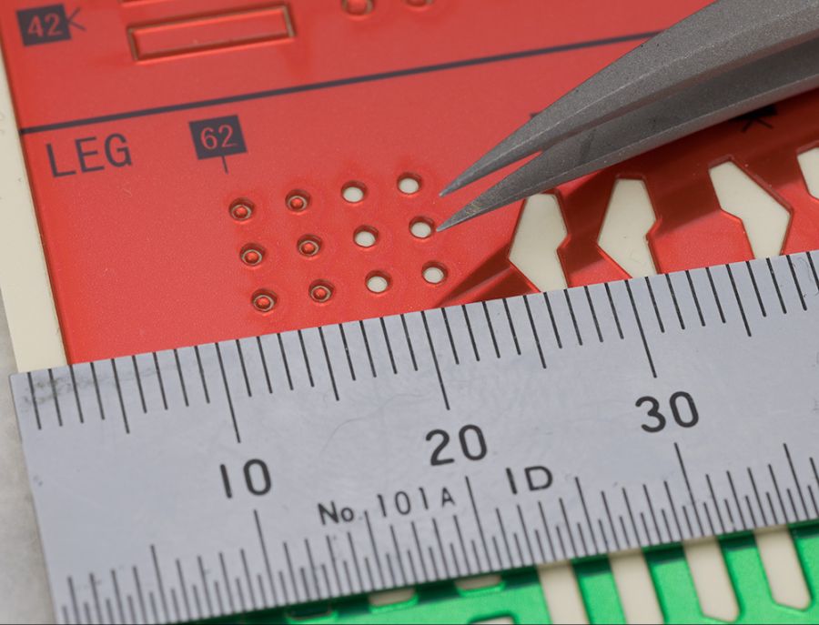 PG 언리쉬드 뉴 건담 개봉 + 조립시 일부 주의 사항_13.jpg