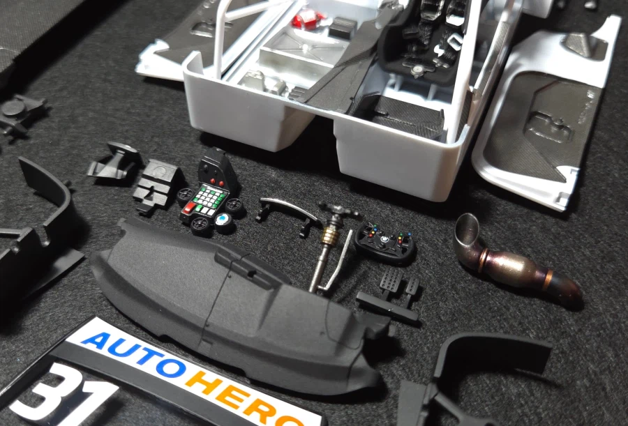 [Nunu] 가장 강력한 BMW 1/24 M4 GT3 2022 챔피언 머신 완성_31.webp