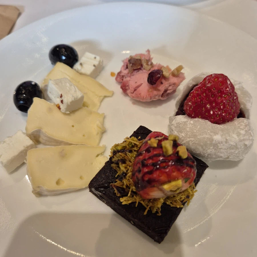 빕스) 2026 딸기시즌_19.webp