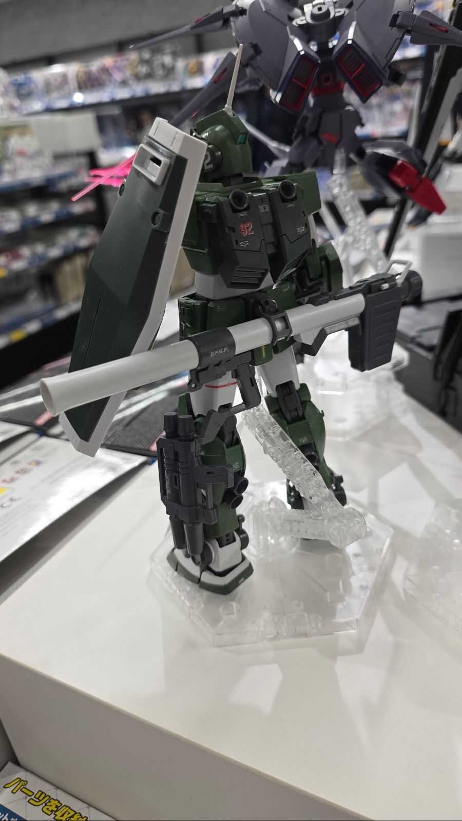 MG 짐 스나이퍼 커스텀 Z 건담판 신치토세점 전시 사진_2.jpg