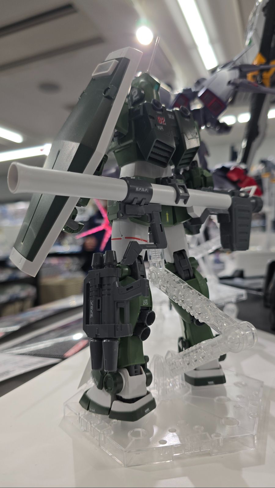 MG 짐 스나이퍼 커스텀 Z 건담판 신치토세점 전시 사진_3.jpg