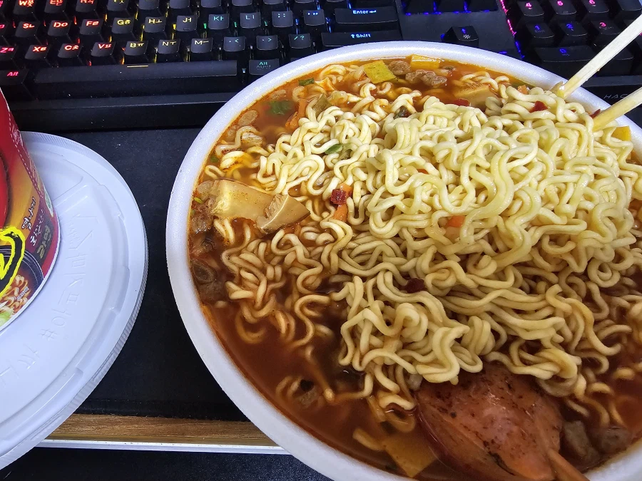 라면 이렇게 먹으면 안됩니다_2.webp