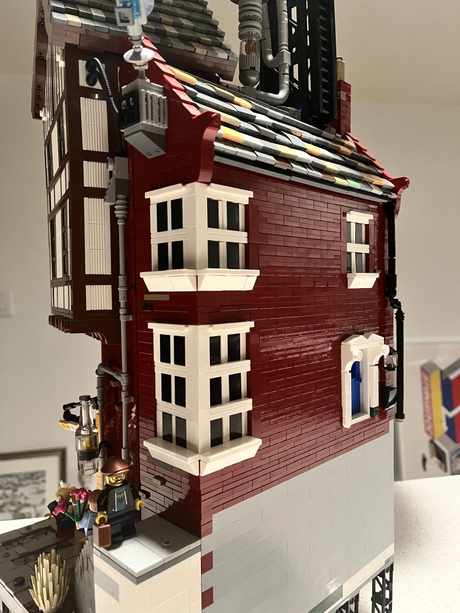 [스압] 미국 AFOL의 MOC 모듈러 - "방구석 공상가의 탑"_10.webp