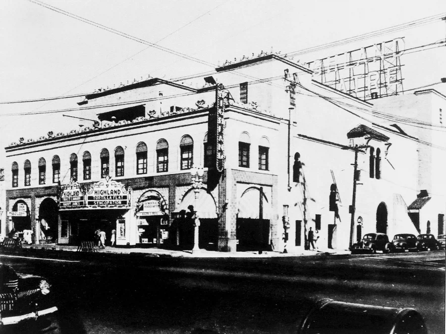 크리스틴 스튜어트 100년된 극장매입 재개장 예정_1.webp