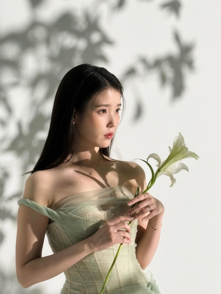 2026.02.07 아이유 인스타그램 사진 보정_6.jpg