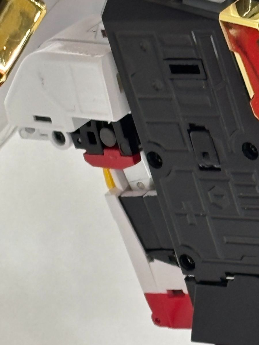[액션 토이즈] 액션 합금 파이어 제이데커 뒷면 파츠 조합 촬영 사진_10.jpg