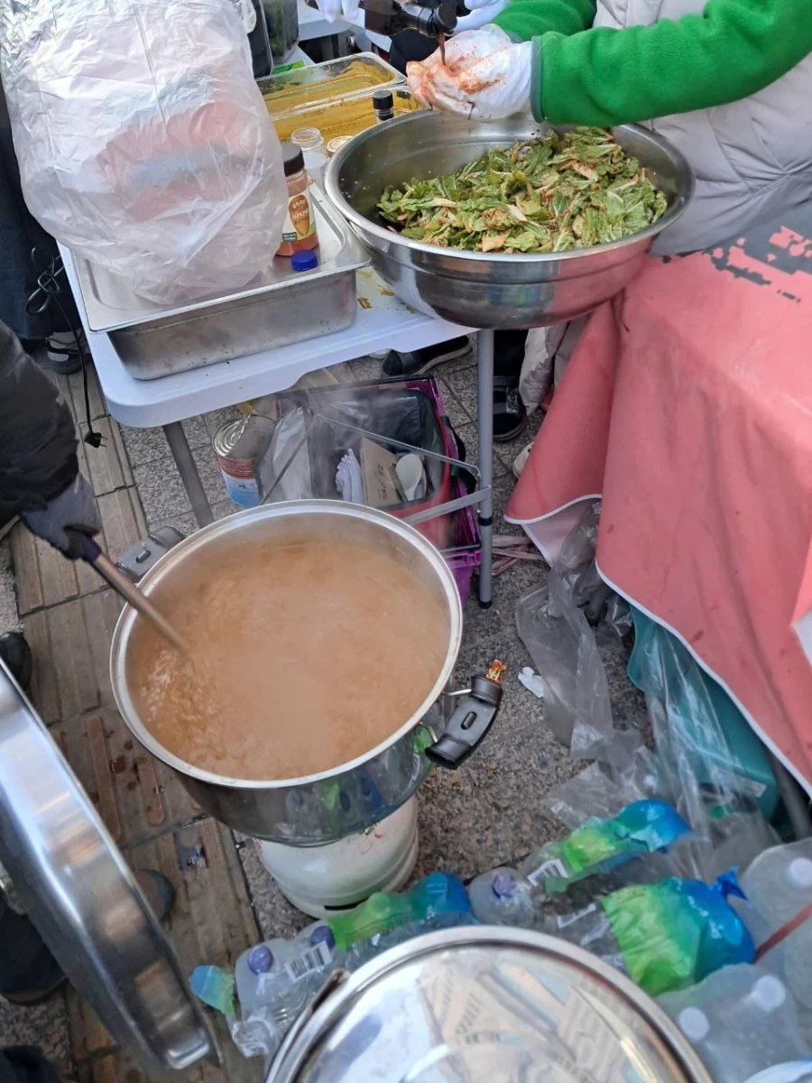 색다른 농성장 음식들(회덮밥, 비건카레, 샌드위치)_3.webp