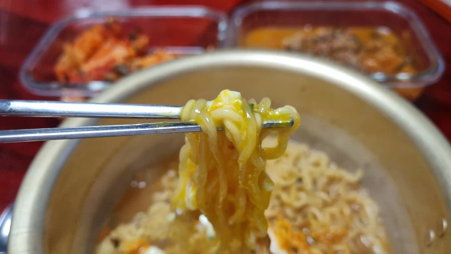 라면을 끼려 먹었습니다_4.webp