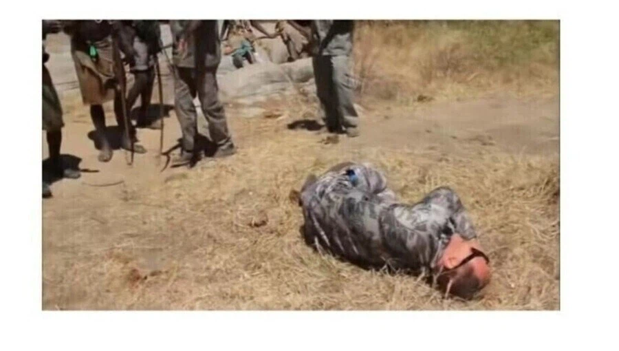 원주민에게 컴파운드 보우를 선물한 반응_2.webp