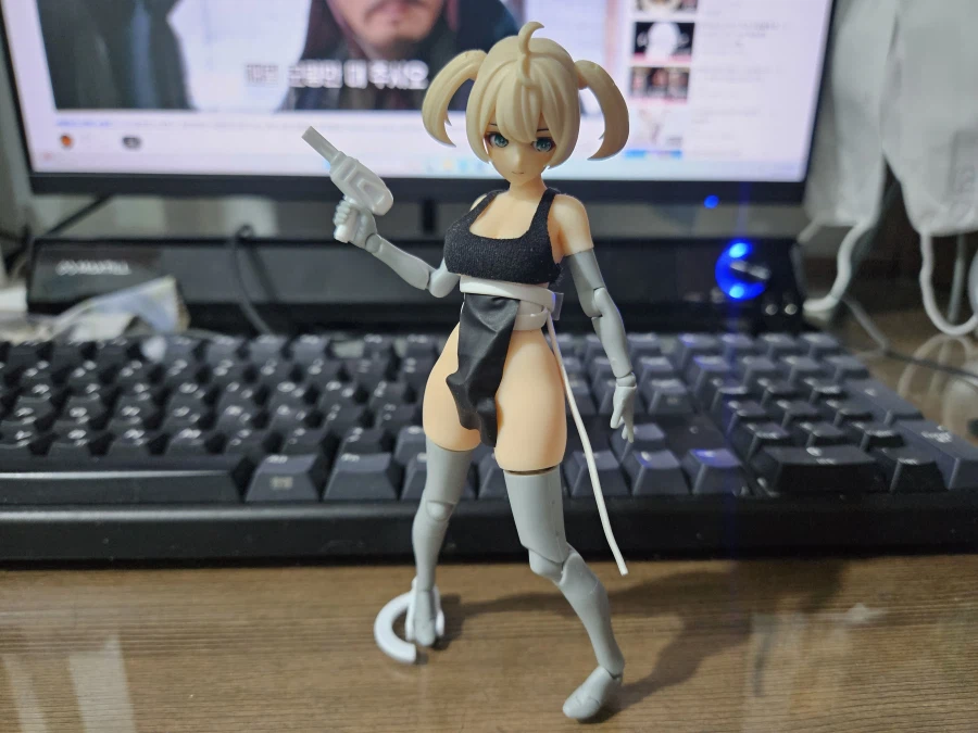 실리콘 바디에 어떻게든 옷 입혀보고 내린 결론_1.webp