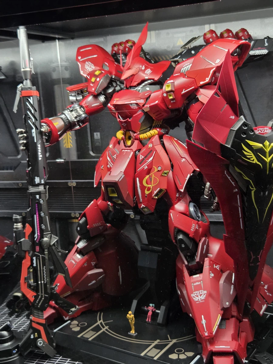 연휴 기념 장식장 재배치 중_3.webp