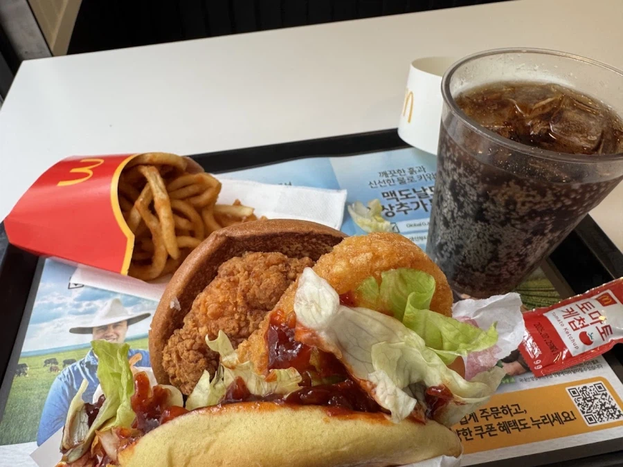 명절엔 맥도날드랑 KFC_6.webp