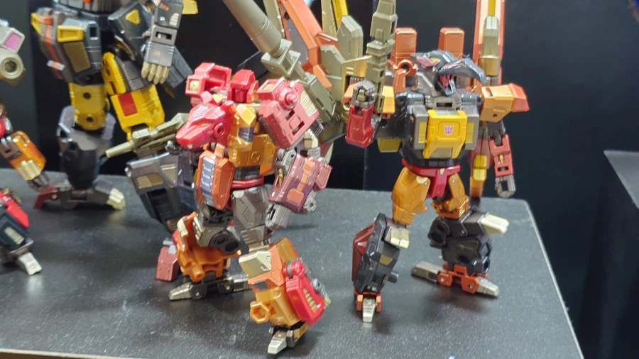 [타카라토미] 트랜스포머 강철기신 프레데킹 터치앤트라이 다리 가동 영상_2.webp