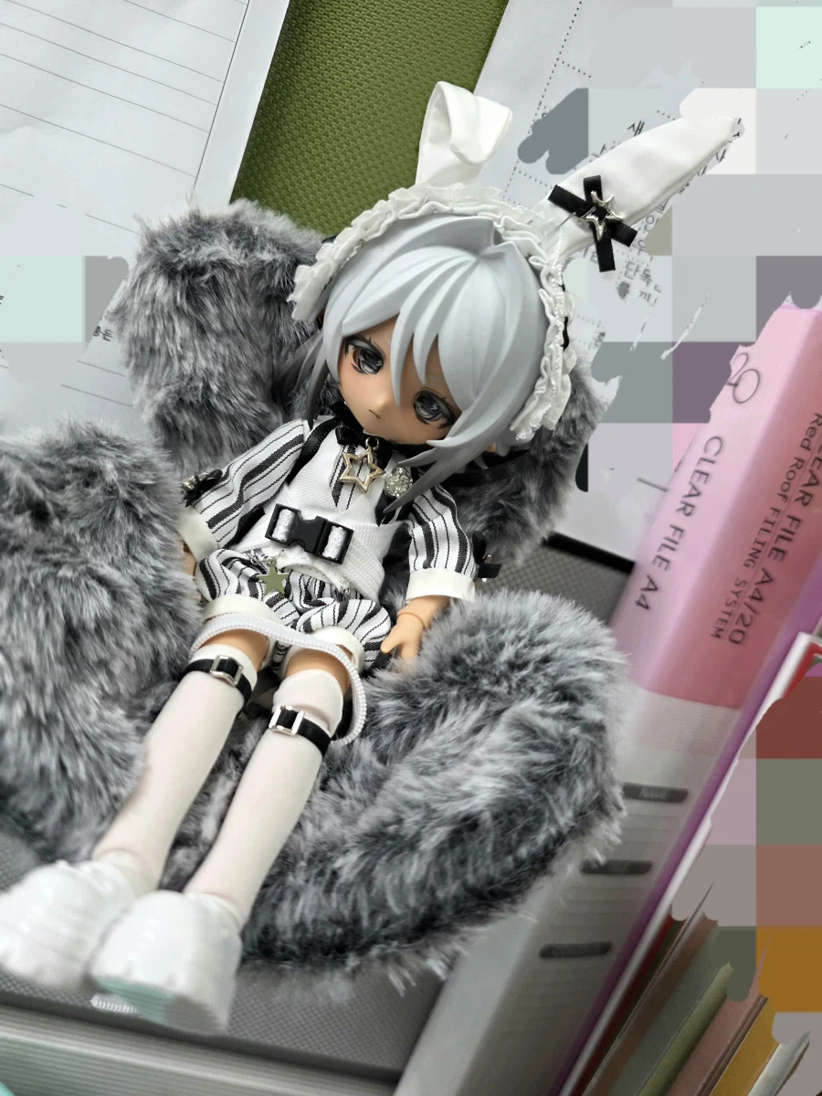 직장에 인형을 살포시 갖고와 놓았음_3.webp