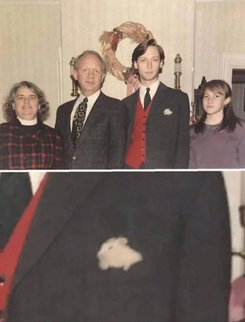 가족사진을 찍는 외국인 가족_1.webp