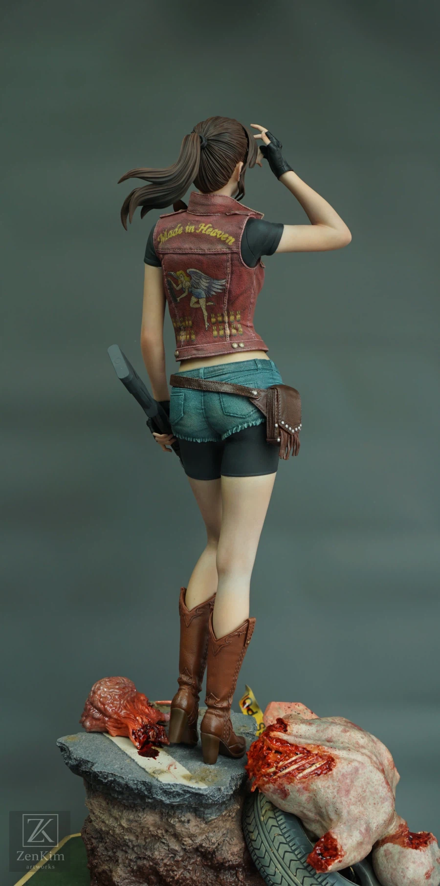 1/4 클레어 레드필드 스태츄_3.webp