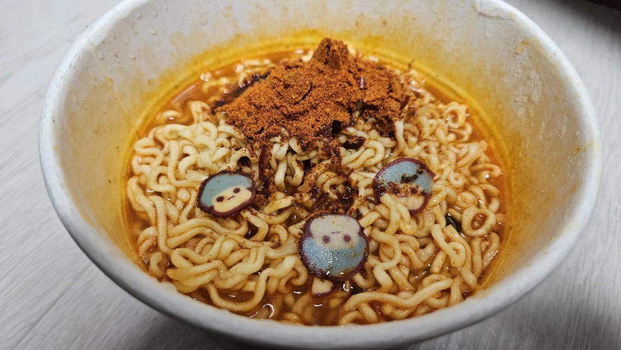 국내에서 젤 매운라면 용사라면_4.webp