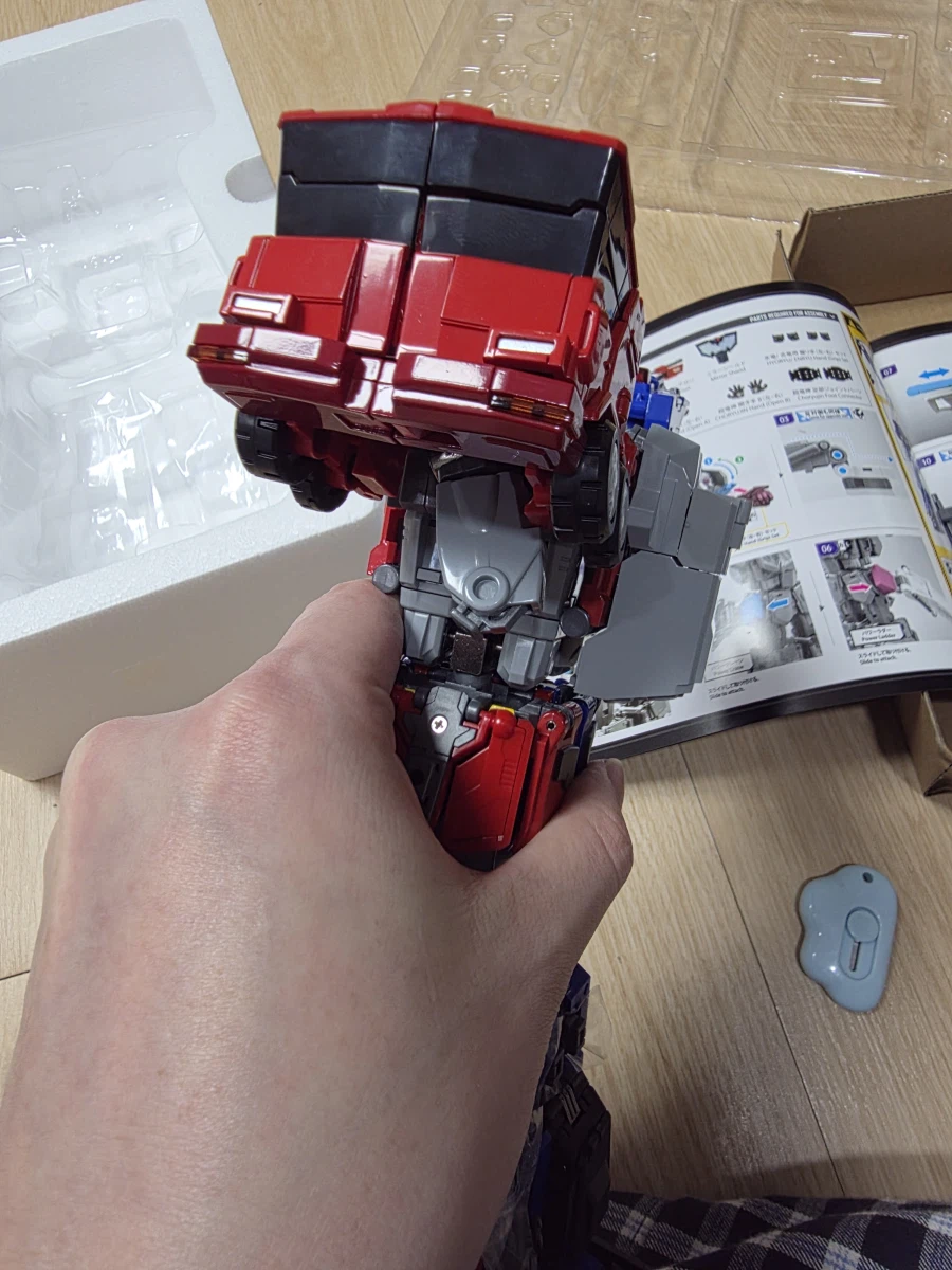 포즈플러스 초룡신 팔 이거 불량인가요? 아니면 원래 이런건가요??_4.webp