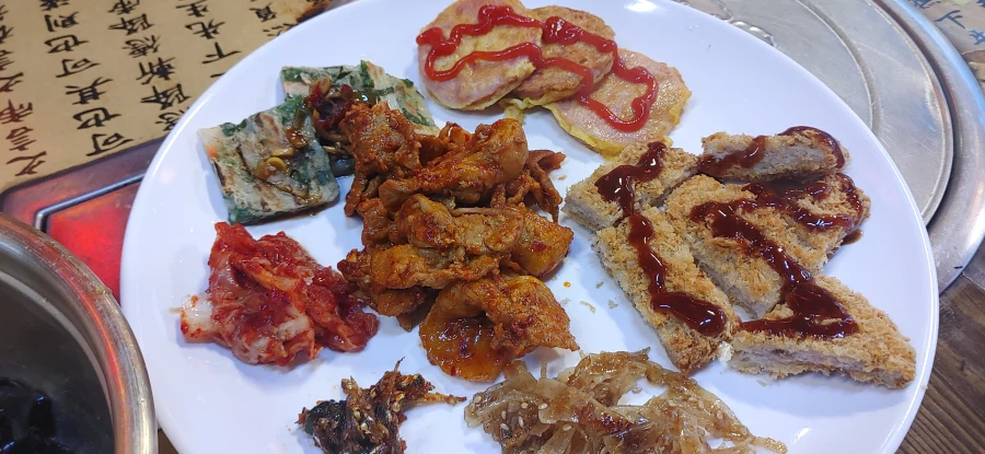 마음대로 비빔밥 만들수 있는 한식뷔페_4.webp